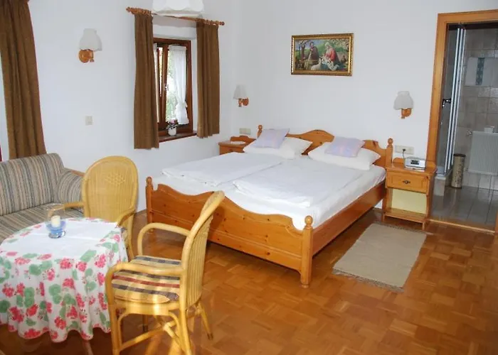 Gaestehaus Stoanerhof